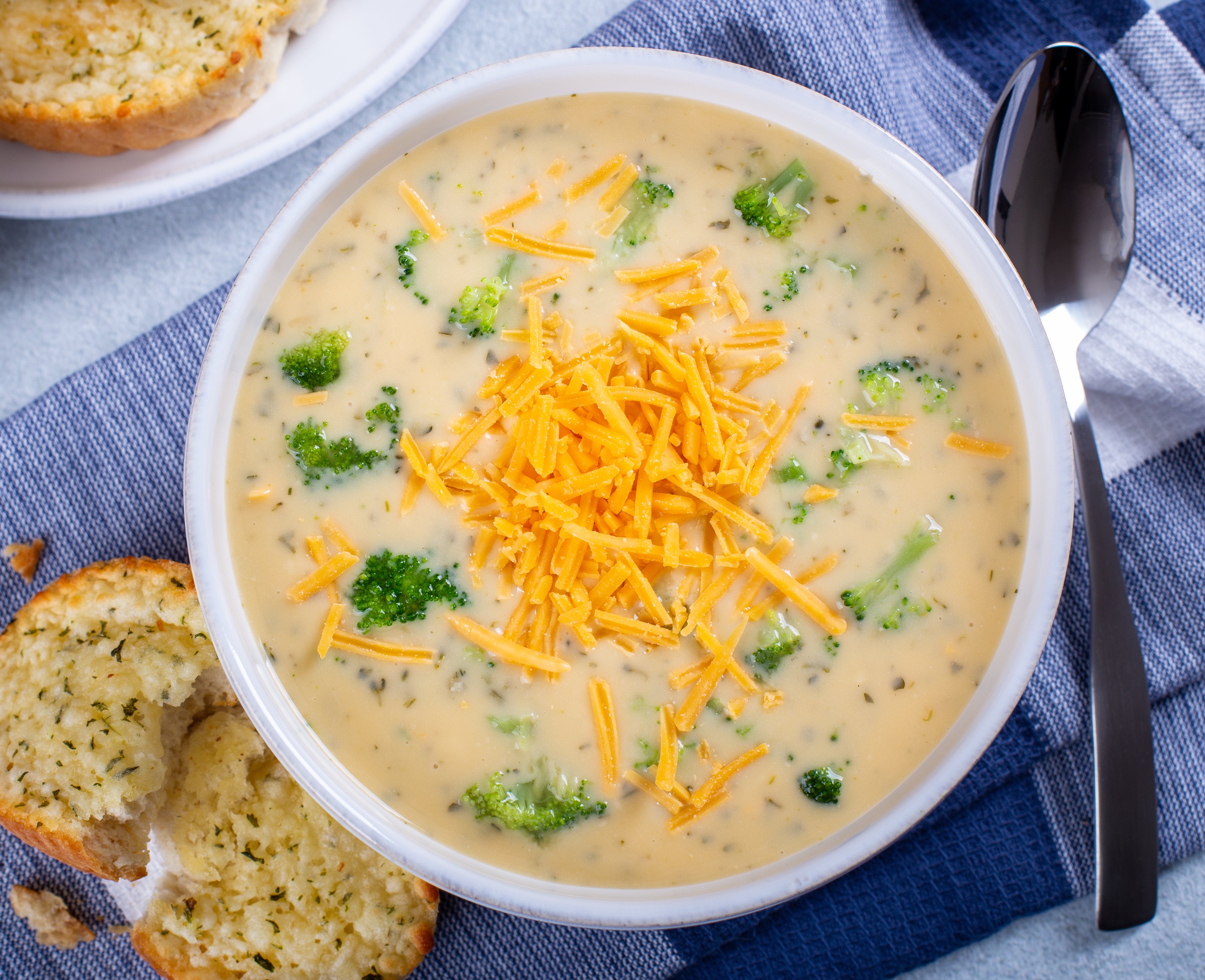 Broccoli Cheese Soup - Frozen (Serves 3+)